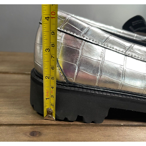 G.H. Bass Weejuns Women's Whitney Super Lug Loafer Size 9.5 Silver Metallic - Picture 14 of 15